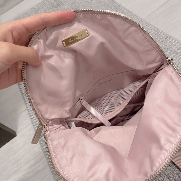 Lululemon pink and gold all night festival bag - Picture 4 of 7